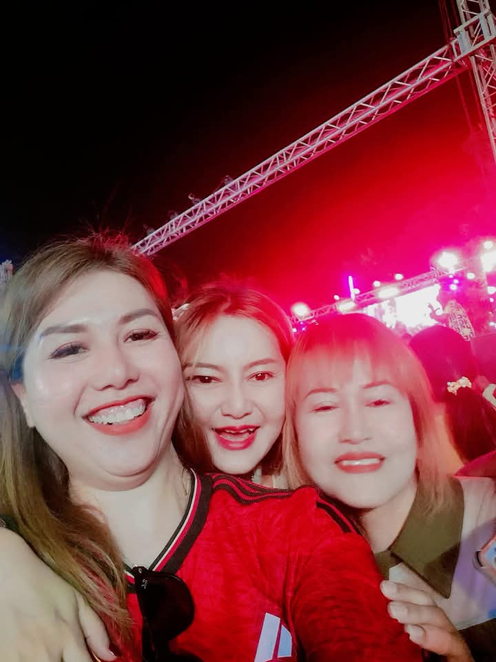 SPaengsaen's tweet photo. น่าเย็ดเกินนน https://t.co/AulnryOjLp
