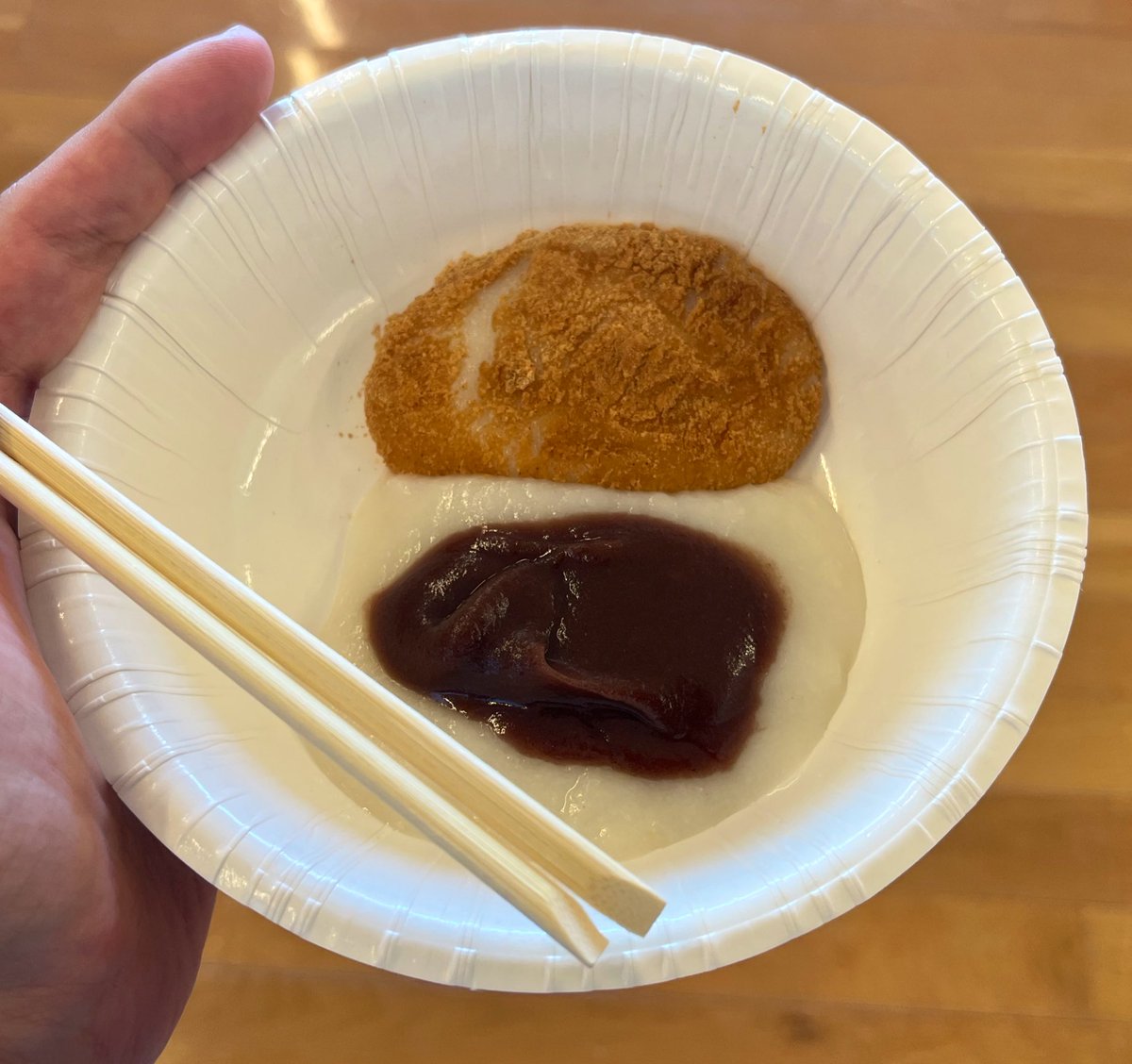 setacan_diary's tweet photo. いくらお餅がタダで食べられるとはいえ11個は食べ過ぎでした https://t.co/EKpB40bfoq