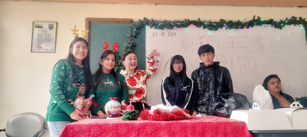 Cami1147557's tweet photo. Navidad, tiempo de dar, tiempo para compartir y tiempo para amar.🤶🎄🎅
Se vivió experiencias inolvidables en la comunidad beatricina. 👏💕
🎄Que esta Navidad sea un momento para reflexionar y valorar todo lo que tenemos. ¡Feliz Navidad a todos! ✨
#somosbeatriz #BCA #Navidad https://t.co/IxEHFwMCXp
