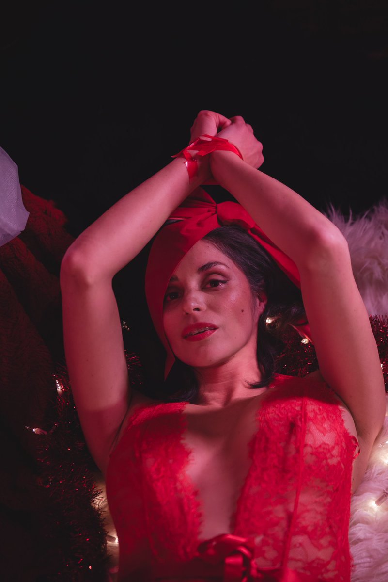 Tied up for the holidays...
w/ sollyluna