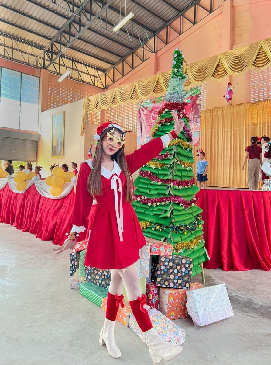 ซานต้าคงไม่ว่างเลยปล่อยเราอ้างว้างแบบนี้ 😂🎄🎀🤍
#ข้าราชการ #ครูสาว #โสดจีบได้ #ข้าราชการครู