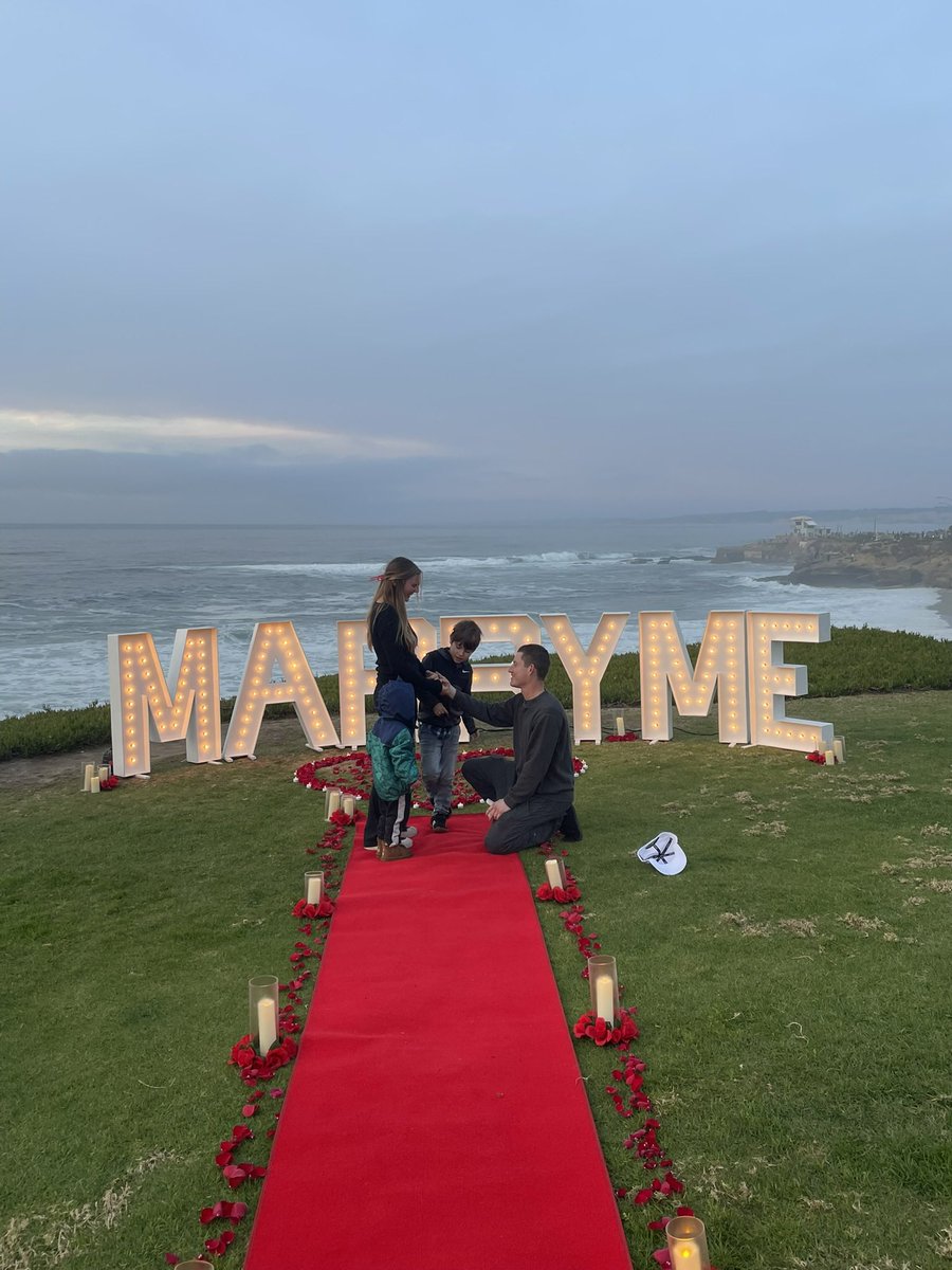 Frecklyrage tweet media