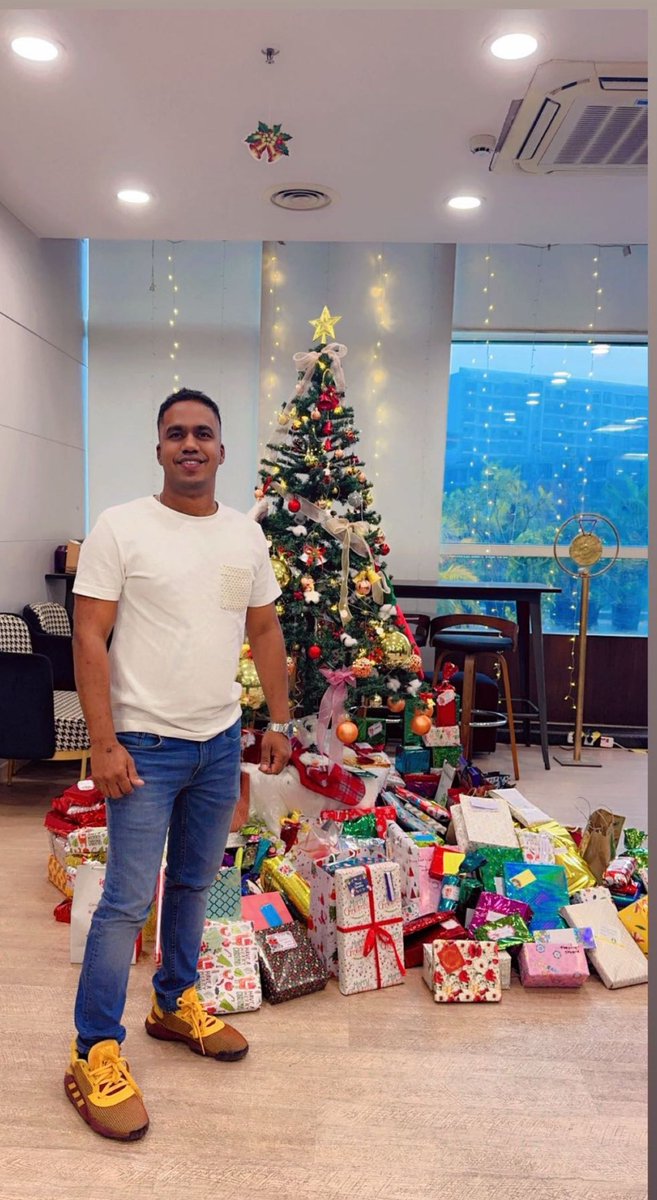 nadeemSayed17's tweet photo. Wishing you and your loved ones a joyous and peaceful Christmas!

#MerryChristmas #NewYear https://t.co/pVQKFYyeAu