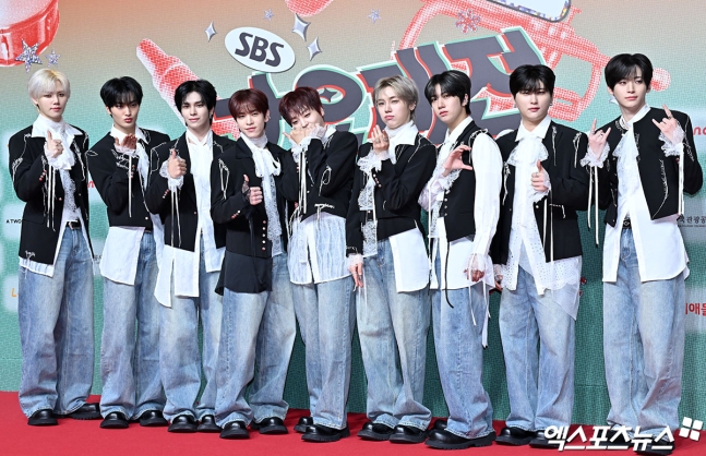 KVerselife's tweet photo. #CRAVITY at the Red Carpet of #2024SBSGAYODAEJEON https://t.co/TuzqpGqvG8