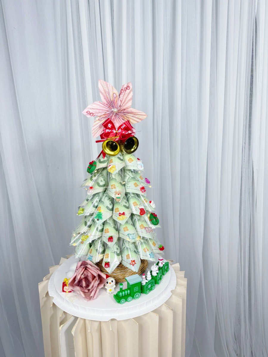 ThanaponVNTeam's tweet photo. 𝓜𝓮𝓻𝓻𝔂 𝓒𝓱𝓻𝓲𝓼𝓽𝓶𝓪𝓼 𝓟𝓸𝓷𝓹𝓸𝓷! 🎄

Wishing Pon a warm and Merry Christmas with family and loved ones. Closing a brilliant 2024 and welcoming a new year with more success. 

Love from Vietnamese Fans 🇻🇳
#PonThanapon @T_Aiemkumchai https://t.co/96Oe6iY8z2