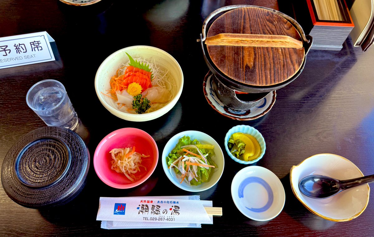 8Piyotto's tweet photo. お昼ご飯は「あんこう鍋」です✨✨

#あんこう鍋 #大洗 #潮騒の湯 
#宝くじ当選祈願！ #開運ツアー https://t.co/xtwYXnuCju