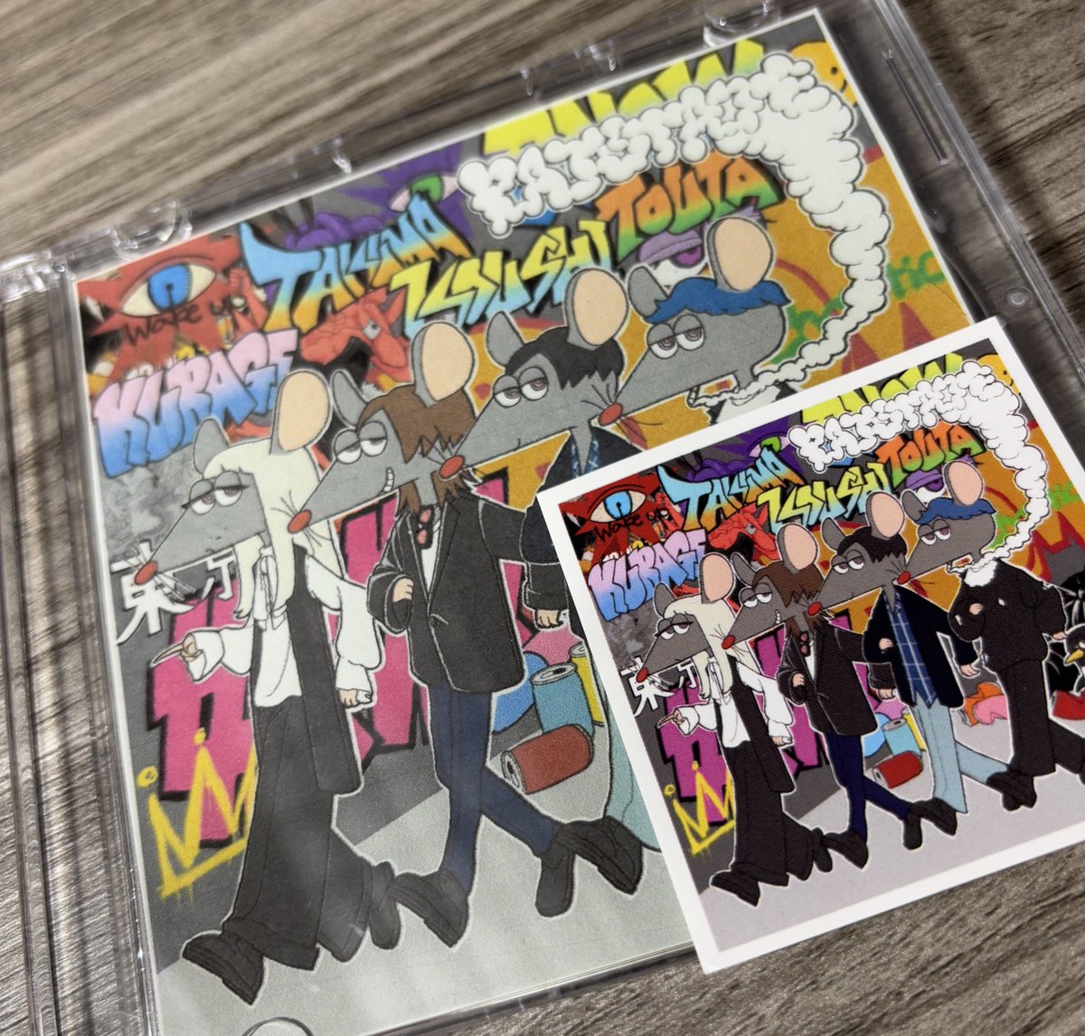 stunZ9jo's tweet photo. RATSTATEのCDのクオリティ凄すぎる。
ライブとは別物すぎる。
マジで買って良かった！これ買わなかったら普通に死ぬほど後悔してた。ライブにはライブの良さがあって、ライブの熱と音と光の良さ………打って変わって、真反対のCDの音楽性の高さ。歌詞の良さと演奏の良さをより感じる！最&amp;高

#RATSTATE https://t.co/alNWbolkK4