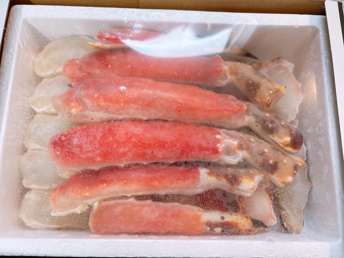 maia_levia's tweet photo. 自分に自分で送ったクリスマスプレゼントが届いた🦀
この🦀は全部ぼくのもんだ‼️ https://t.co/EPzyQ4v2a5