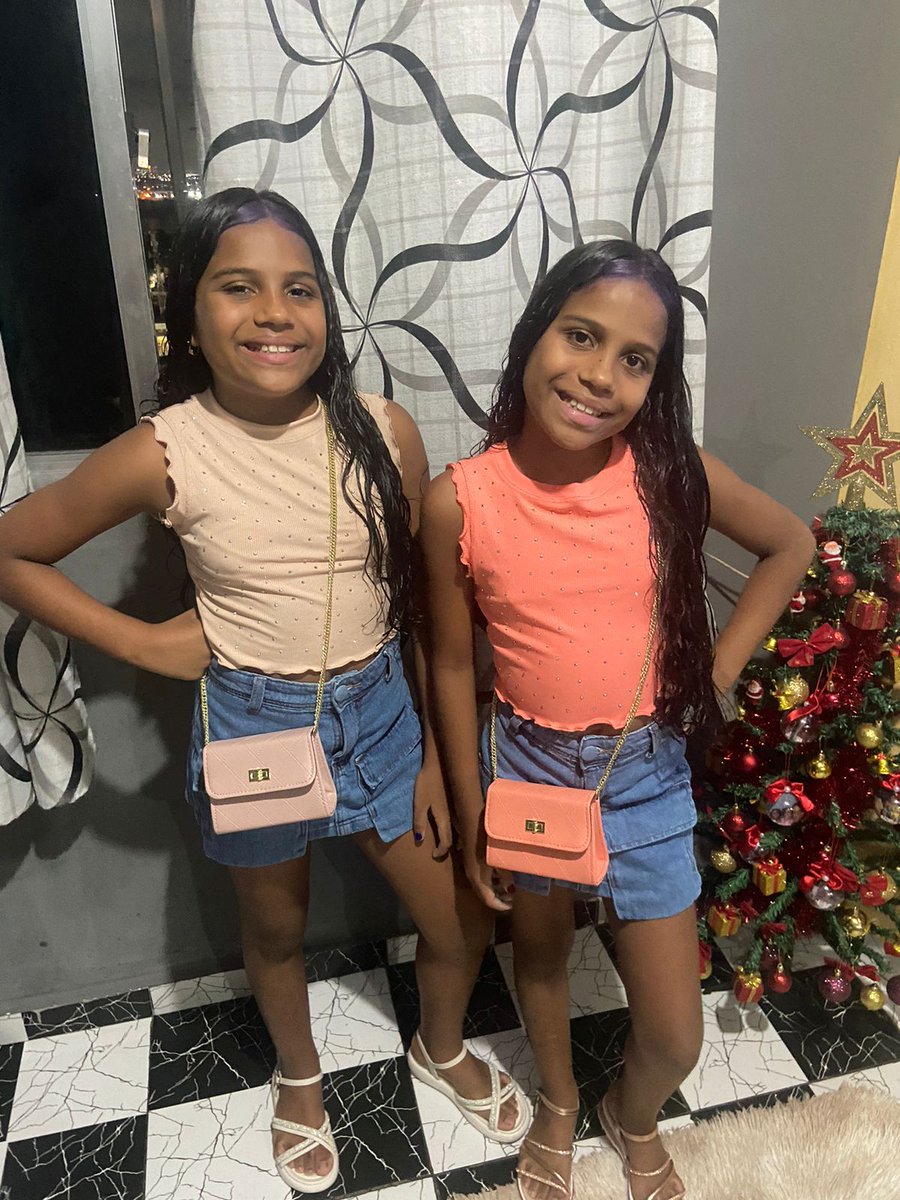 bruninhaloe22's tweet photo. Feliz Natal 🎅🏾🌲💞🙏🏾 https://t.co/dK3jWaG6LF