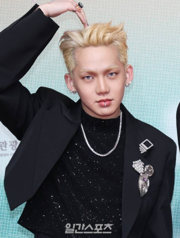 About Music tweet media