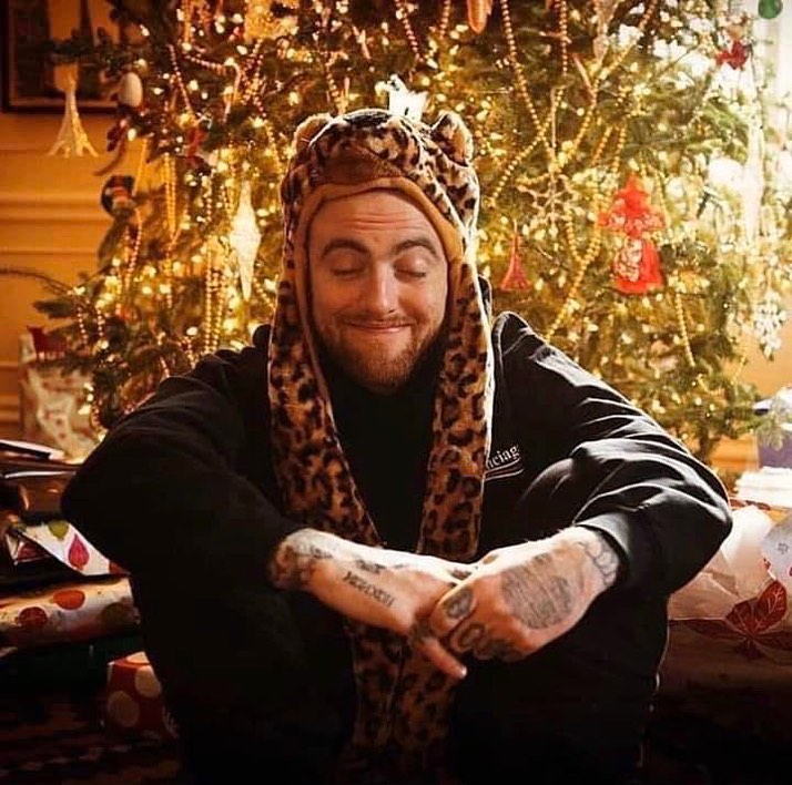 MacMillerMemoir's tweet photo. Wishing everyone a Merry Christmas and heartfelt holidays from The Mac Miller Memoir to you ❤️🎄 https://t.co/aCmqMsJQQ8