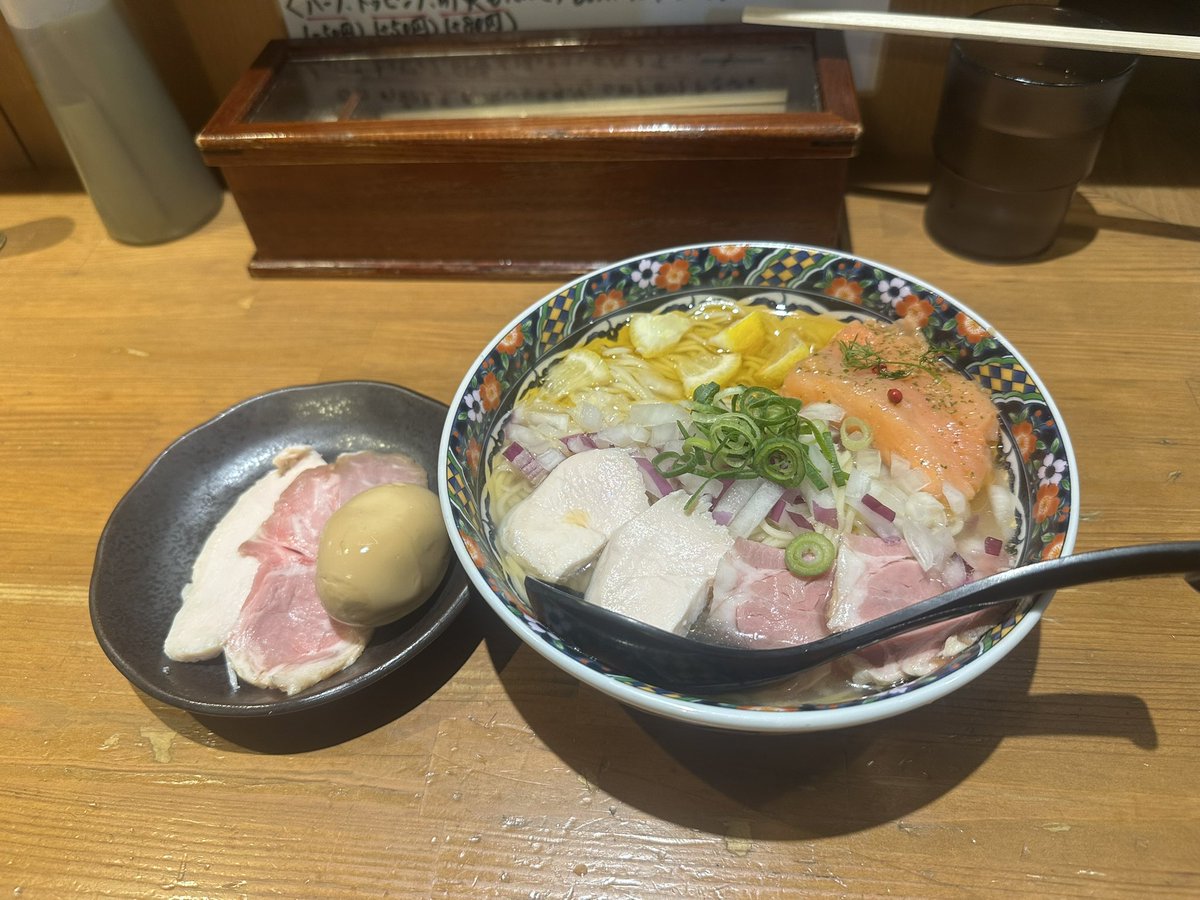 mumuraraha's tweet photo. クリスマスにバイクぶっ壊れて萎えたけど美味しかったので良し
#亀戸煮干中華蕎麦つきひ https://t.co/RaWcsGyRUp