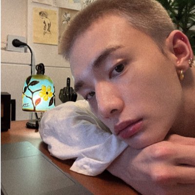yaogohsll's tweet photo. ครับ อย่าให้การสระผมมาเป็นอุปสรรคในการทำวั.ตรเย็น https://t.co/nmihxHl53d