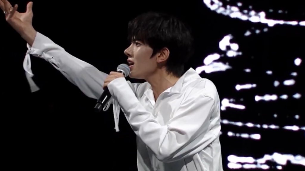 lhslovespace's tweet image. butterfly 🦋                                      swan lake 🦢