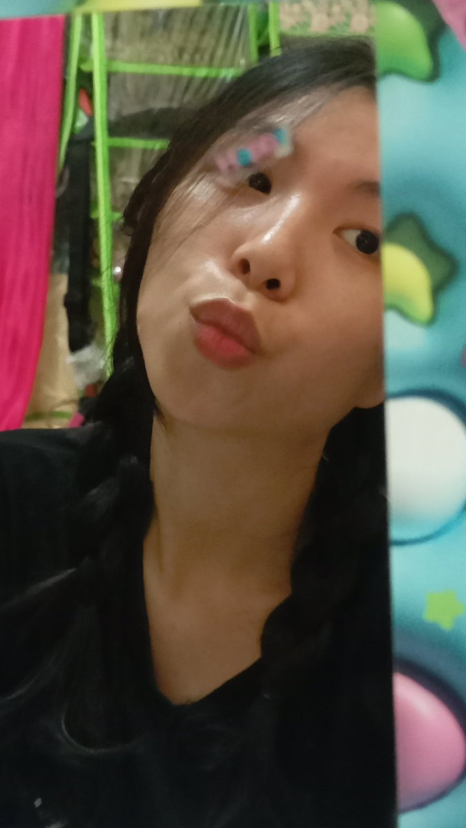 pvrpl3blue's tweet photo. Merry Christmas everyone 😚😚 https://t.co/v1ClFncJe3