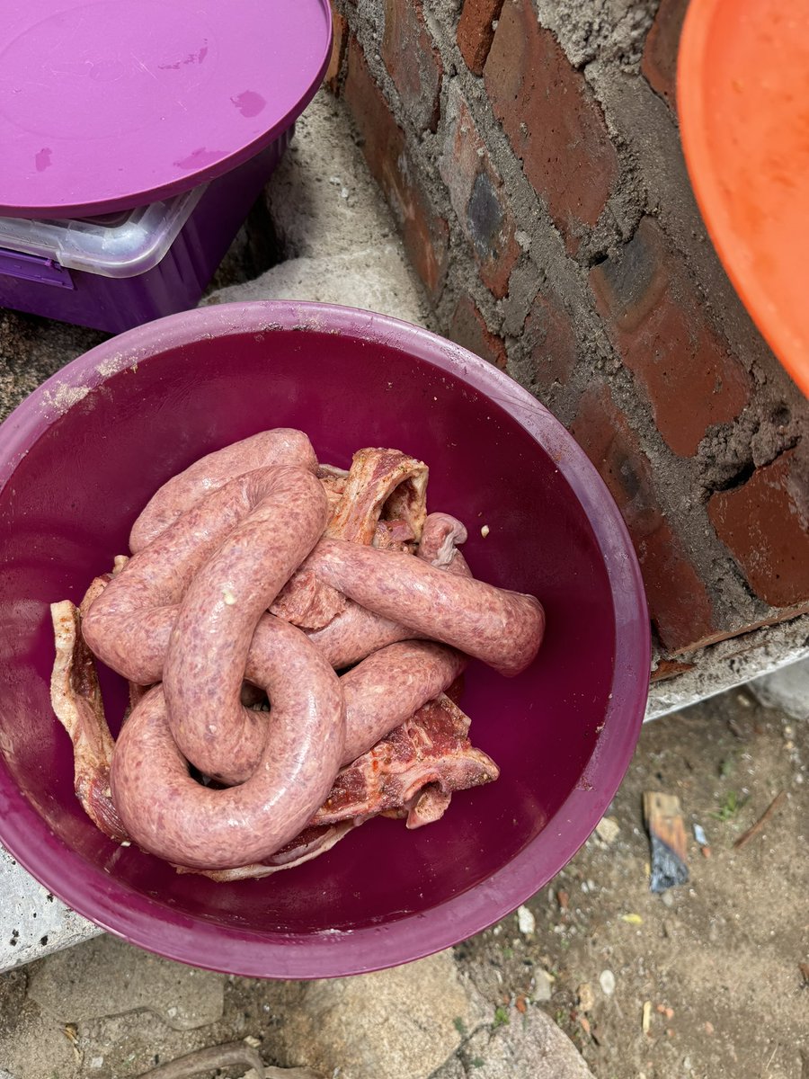 Butroes's tweet image. We don’t Wine &amp;amp; Dine, we Hunt &amp;amp; Braii.