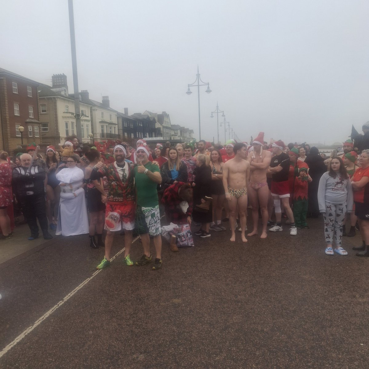 AndyHPodd's tweet photo. Lowestoft Christmas day swim https://t.co/89G0Zfv45L