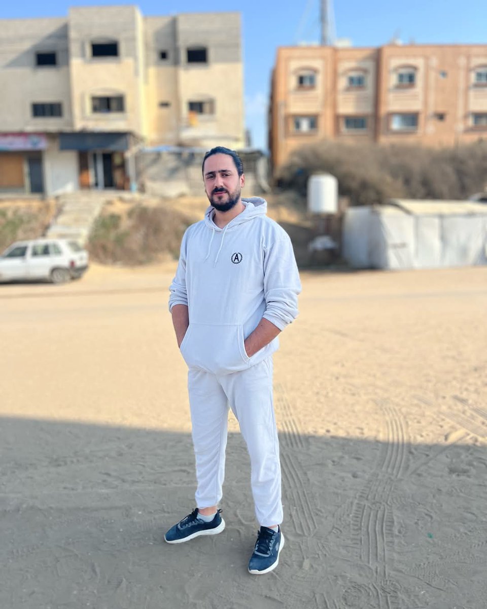 The world celebrates Christmas and we are still suffering from the scourge of war..
My cousin, friend and comrade was martyred with his wife and sister tonight😭😭. 
Ahmed Salam, may he rest in peace🙏🙏..
We did not survive.. It's just that it's not our turn yet