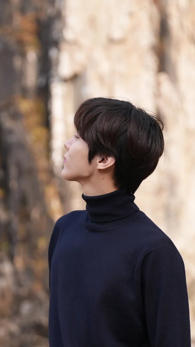 #핀란드파파 의 겨울 자작나무 숲 촬영때 미공개 컷
블루 크리스마스의 깜짝 선물🎁
땡큐 베리 감사해요🫰
 instagram.com/p/DD_zg31T9kL/…

#김우석  #KIMWOOSEOK