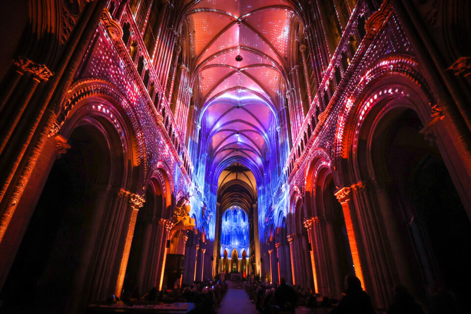 ThereseBaillard's tweet image. En ces fêtes de fin d’année et les vacances de #Noël, la Cathédrale de #Bayeux en #Normandie vous offre un merveilleux spectacle son et lumière intitulé : La Cathédrale de Guillaume, qui durera jusqu’au 04 janvier 2025.