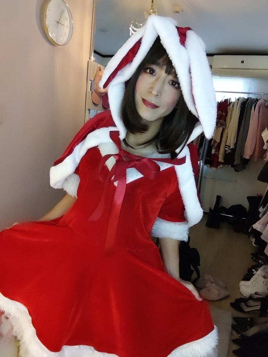 crow2yuri's tweet photo. ✨Merry Christmas✨
うさみみっぽいフードがかわいいなと思って着てみたやつです(笑) https://t.co/vgG25mBItr