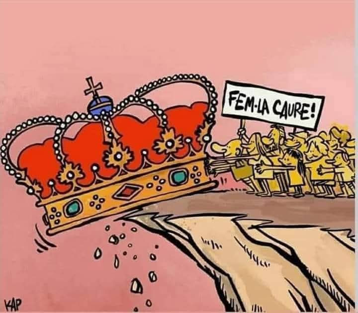 <a href="/PoliticayModa/">Patrycia Centeno</a> La monarquia, on sigui, és arcaica, demodé, inútil, medieval... Que els posin fins un zoo, i que la paguin els qui vulguin veure aquesta colla de mones que sempre han fet nosa, sense prestar cap servei real a la ciutadania.