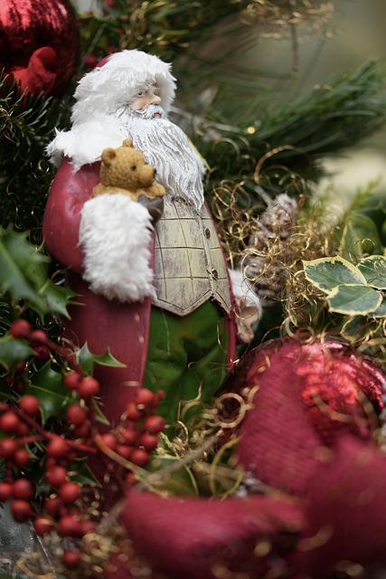 DetekteiFFM's tweet photo. Alles auf #Konsum und #Internet getrimmt hat #Weihnachten den Flair kompeltt verloren. Die Kinderaugen leuchten nur noch unter #KI gesteuerter #Massenhypnose, der #Weihnachtsstern glänzt digital und der Geruch von gebrannten Mandeln ist ein #Vermisstenfall für den #Weihnachtsmann. Ein #Weihnachtszauber der Vergangenheit. Früher war nicht alles besser aber manches eben doch.