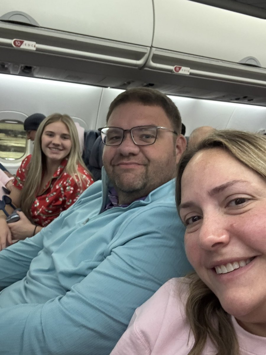 Early morning fight to visit some family. Can’t want to see what the new year has in store. Merry Christmas everyone! <a href="/StarsNat16U/">Stars National 16U</a> <a href="/starsnationalfp/">Stars Organization</a>