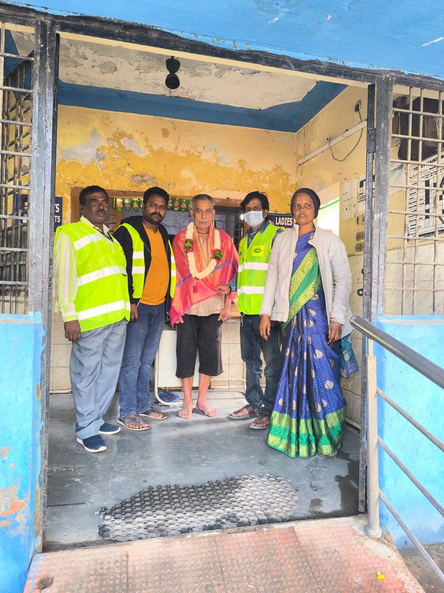 As part of  #CleanToiletCampaign, the Best Performing Toilets and Caretakers were honored for their outstanding contribution to maintaining hygiene and cleanliness in Greater Hyderabad.
#SwachhBharat <a href="/GHMCOnline/">GHMC</a>
