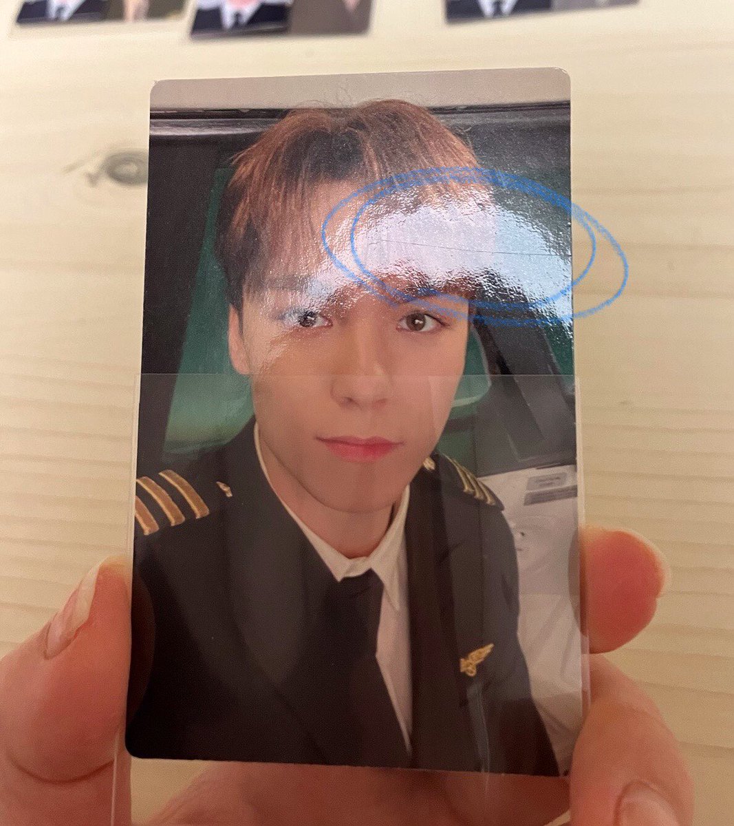 oing_bbb's tweet photo. 세븐틴 항공틴 양도합니다 
✨우지 버논 디노의 경우 약간의 하자가 있어 사진 첨부했습니다 빛안비추면 잘 안보이긴 햐요!✨
나머지는 하자 거의 없어요
증사 포함 가격 입니다 네임스티커는 없어요 편하게 연락주세요! 
디엠이든 옾챗이든 상관없습니다!
준등기,지에스반택만 가능해요! +1800원 https://t.co/x1NdF6LXqi