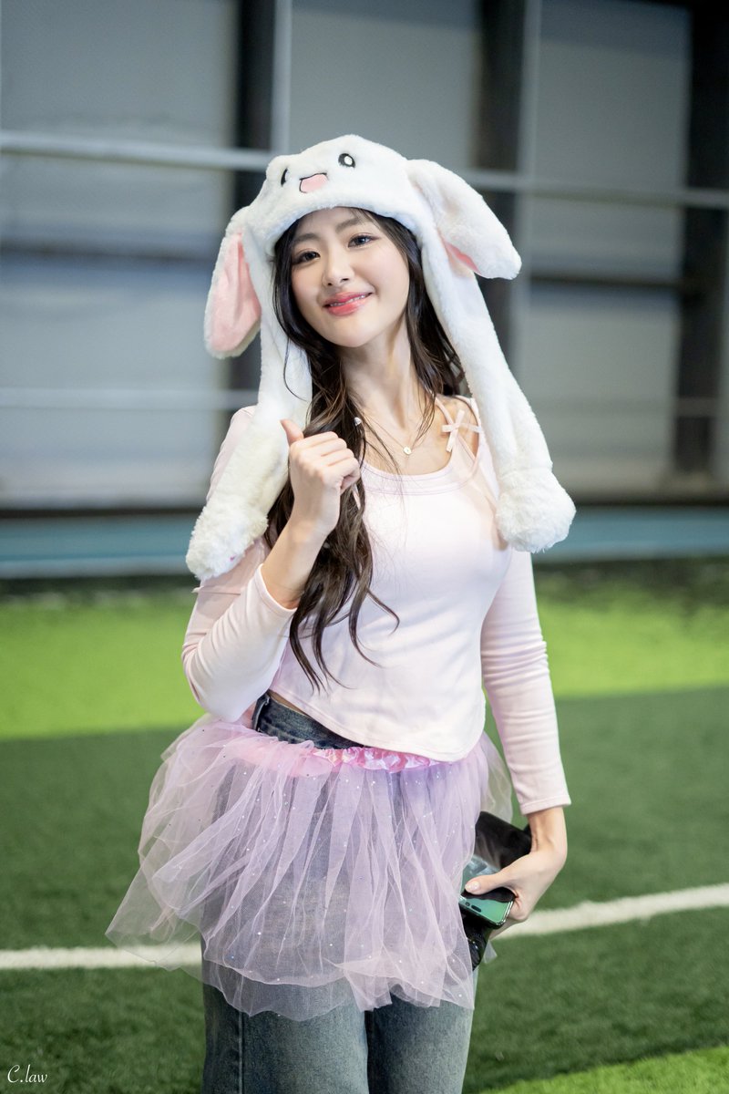 C_law__'s tweet photo. ยิ้มเธอละมุนจนหัวใจต้องหวั่นไหว~💞💖
ป.ล.Merry Christmas น้าา🎄❤️
#gygeenutkul #bejolly
#4missmission https://t.co/jxpiB4yskI