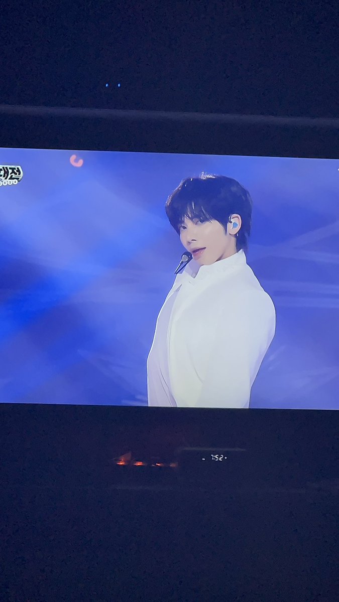 RINDA_0250's tweet photo. 진짜 너무 예쁘다 그냥 왕자님이야 https://t.co/J3r1T6pHzb