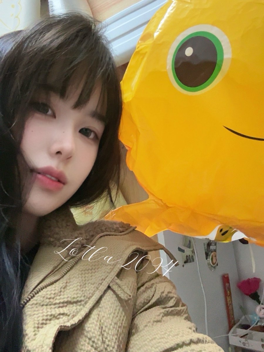 我和奶龙祝你们圣诞快乐🎄