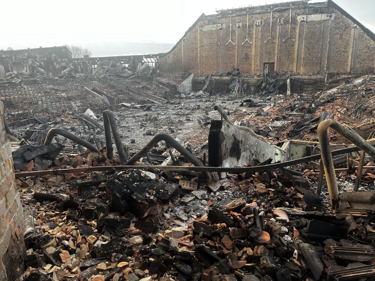25/12/23 ... Souvenir de ce premier SMS reçu à 13h11, "Romuald, le Sportica est en train de prendre feu". L'incroyable élan de solidarité, le shoot de Babb à Calais, la formidable aventure humaine et sportive qui a suivi. 25/12/24, un an plus tard, on est vivants #pourtoujours