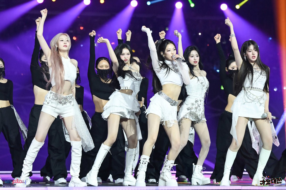 picbaemon's tweet image. BABYMONSTER for Sbs Gayo Daejeon 2024!