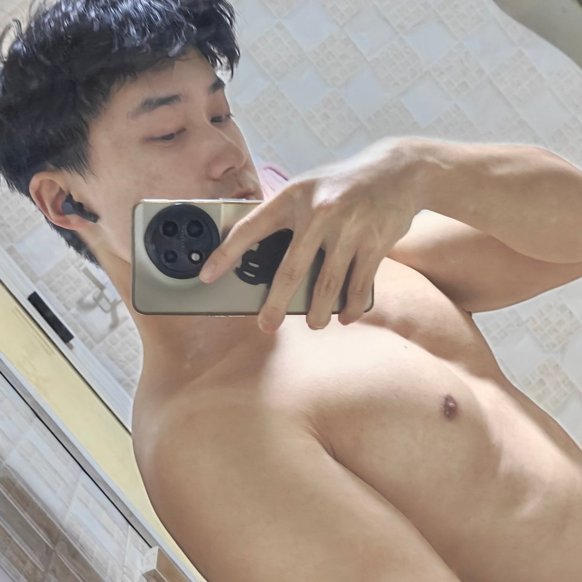banitban's tweet photo. 日更
#gay #健身 https://t.co/sMXiFfSgJy
