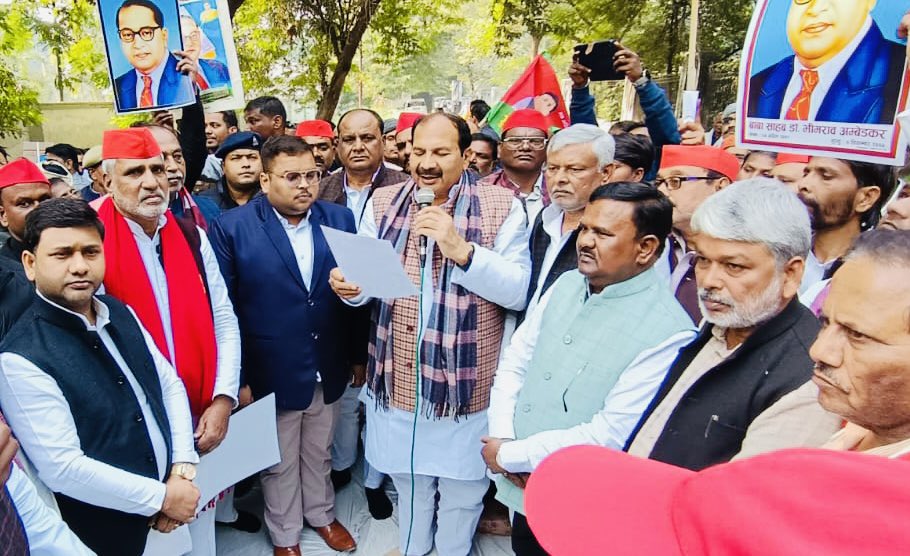 mlbharti_sp's tweet photo. बाबा साहब के सम्मान में 
समाजवादी पार्टी मैदान में ! 
माननीय अखिलेश यादव ज़िन्दाबाद ! https://t.co/jLDvzudmJh