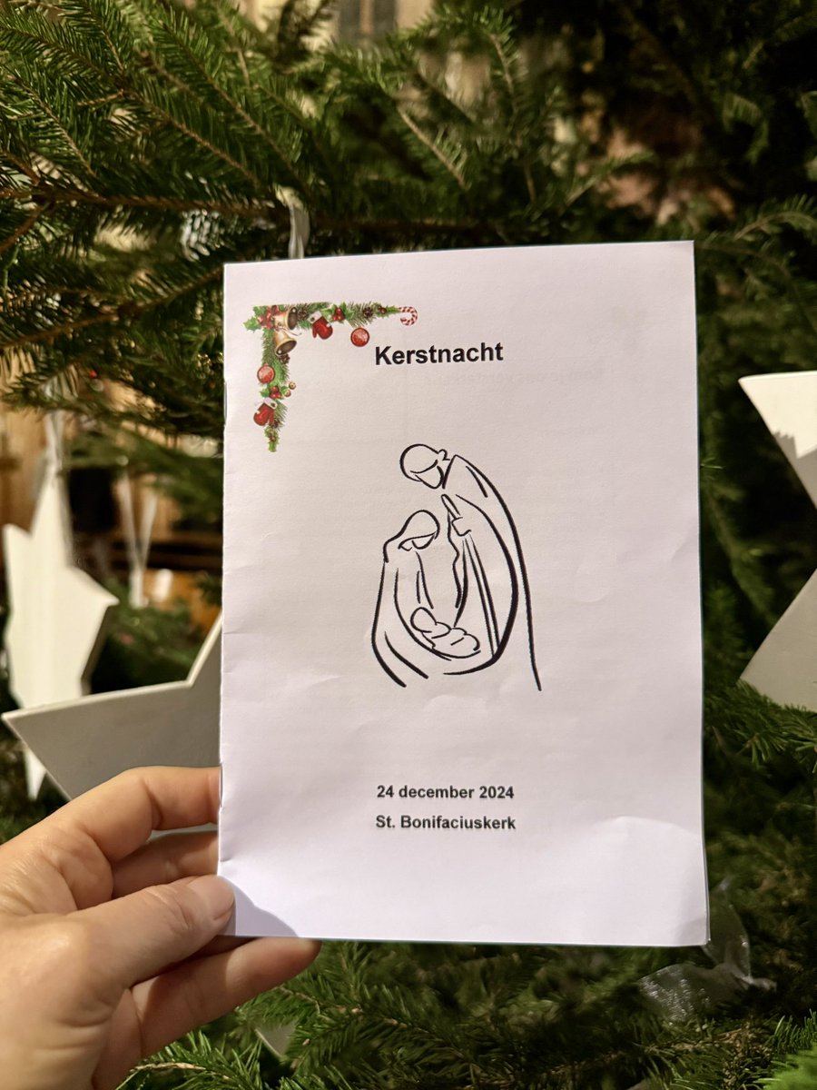 E_Hunyadi's tweet image. Zalig kerstfeest. Fijne, liefdevolle #kerst lieve mensen. 🎄✨👼

Een volle kerk #kerstavond 💒 

#MerryChristmas to all of you! 🤍🎄❤️
