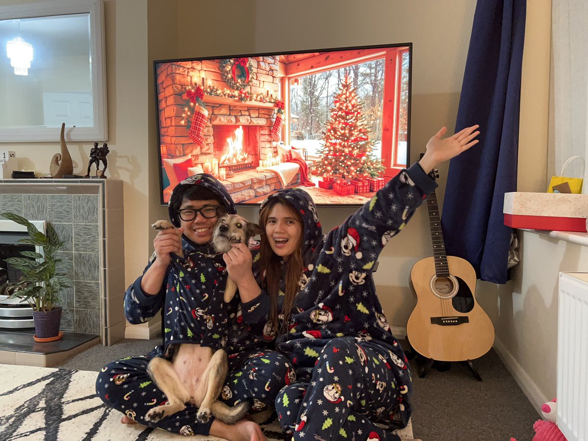 whateverjana's tweet photo. Together is the best place to be at Christmas 🎄 Merry Christmas everyone! ❤️🎄🥰✨🐾🇬🇧🇵🇭 https://t.co/PiWFr9agy8