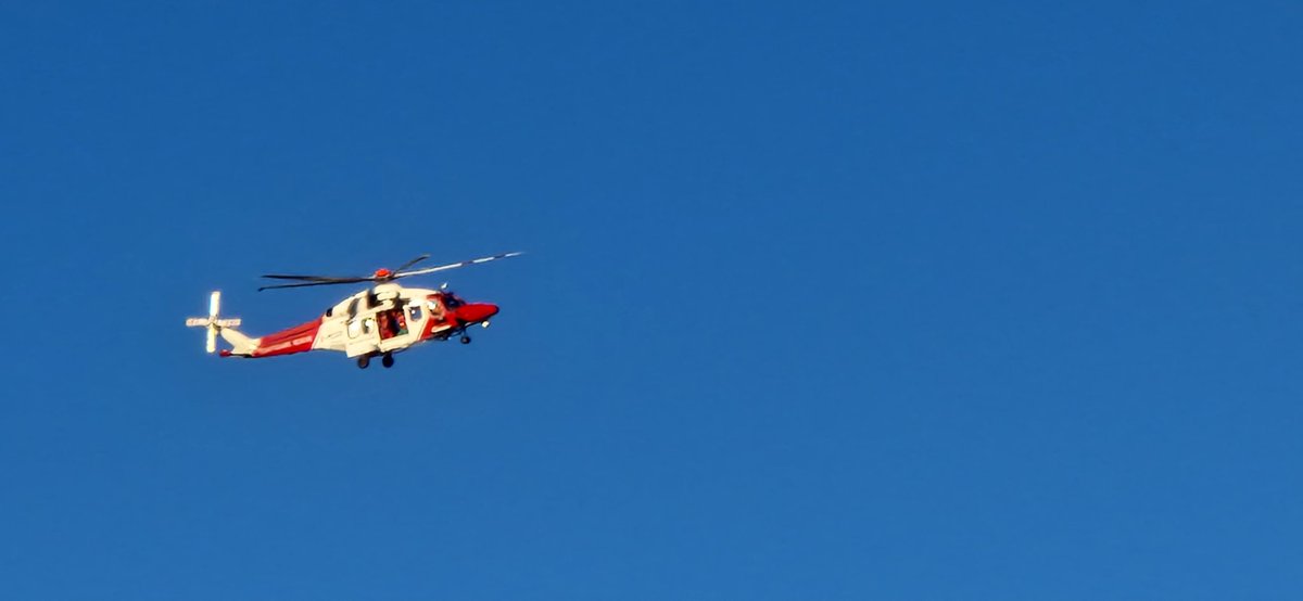 ElginTruckpics's tweet photo. #Rescue151 #Santa #helicopter #coastguard @HMCGHighland Was I oot looking at Santa like a big bairn, Yes yes I was. https://t.co/fGndeID7t8