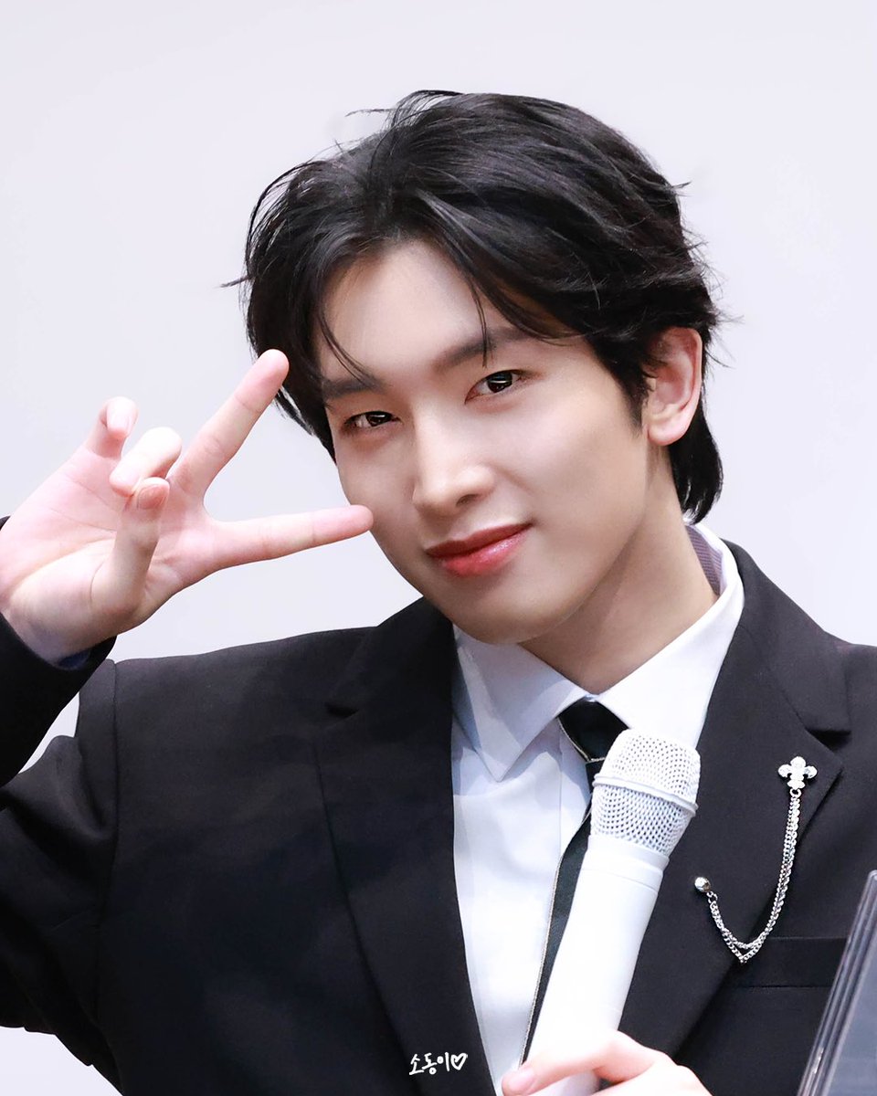 241224 사운드웨이브 대면

잘생긴 나의 🐰

#POW #파우 #동연 #DONGYEON <a href="/POW_grid/">POW</a>