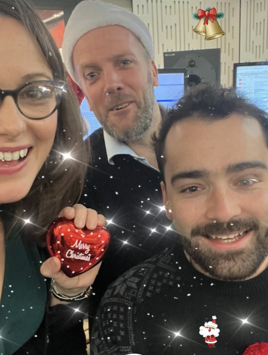 Hannah French👩🏻🦽 (@hannahcfrench) on Twitter photo Good Morning and Merry Christmas from <a href="/BBCRadio3/">BBC Radio 3</a>
Wherever you are, whether you celebrate, whatever you're up to, we have music for your Christmas Day - Breakfast is live with the expected and a little unexpected numbers to start your day.
Get that festive kettle on! 🎄🫖 Good Morning and Merry Christmas from <a href="/BBCRadio3/">BBC Radio 3</a>
Wherever you are, whether you celebrate, whatever you're up to, we have music for your Christmas Day - Breakfast is live with the expected and a little unexpected numbers to start your day.
Get that festive kettle on! 🎄🫖