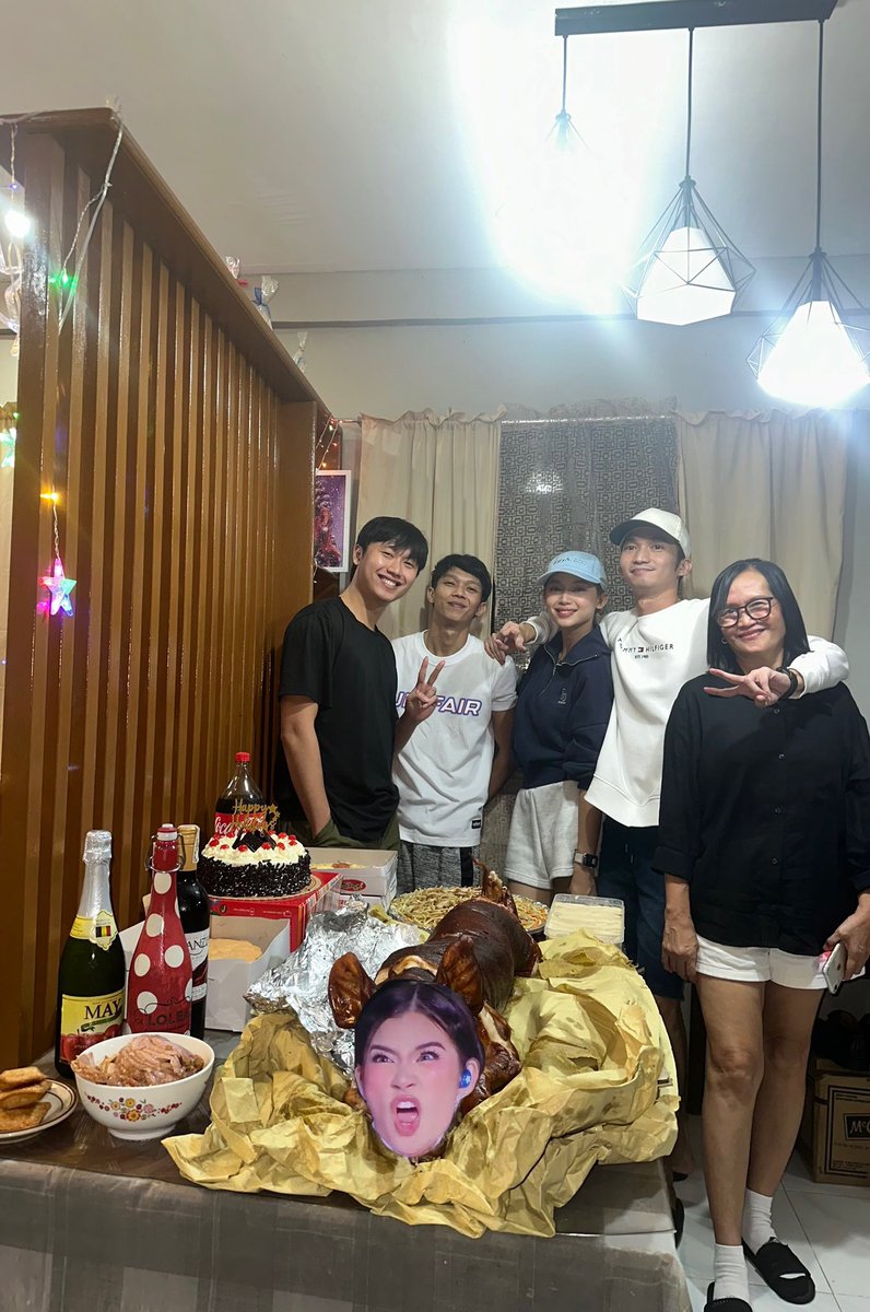 recklesschef_'s tweet image. Nation’s Lechon 😆