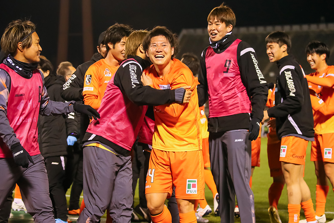 ehime_fc's tweet photo. 佐藤 諒 選手 FC大阪へ完全移籍のお知らせ

詳細はこちら
https://t.co/haS0VWr6Fq

#ehimefc
#愛媛FC
#佐藤諒
#FC大阪 https://t.co/SUcXgu7W1s