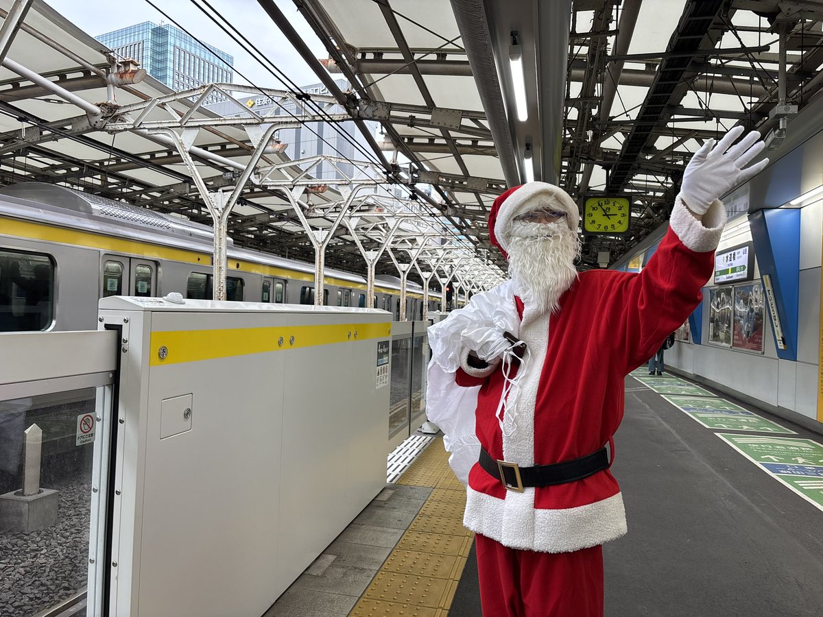 cs_bunkyo's tweet photo. \\文京支部では今日も集団訪問を行なっております🎉//
たくさんの子どもたちへプレゼントを届���るぞ〜〜〜🎅
#チャリティーサンタ #チャリティーサンタ文京支部 #文京区 #クリスマス https://t.co/dmlVgAFcOX