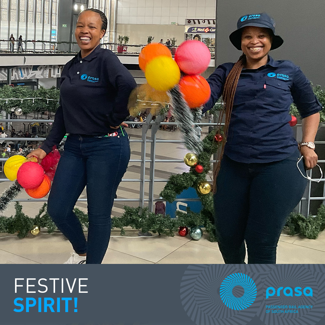 PRASA_Group's tweet photo. PRASA would like to extend our warm wishes to everyone this Christmas Day. May your day be filled with love and laughter.

We are committed to connecting you with your loved ones safely this festive season.

Thank you for being part of our family.

#PRASA
#PRASACares https://t.co/xUfb68pAvv