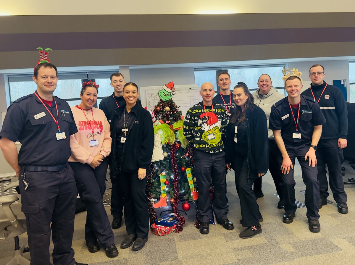 A very Merry Christmas to our wonderful colleagues at North West Fire Control. Thank you for looking after us all year round, from all of us at Red Watch 🎅🏼 🎄 <a href="/NW_Fire_Control/">North West Fire Control</a>