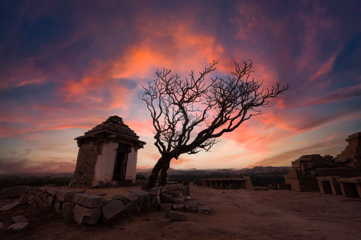 sivananthan2001's tweet photo. @kiran46_eth Happy Christmas

The ruined city  - Hampi

https://t.co/1dMhkmN3pF https://t.co/RiJxZ5gpJl
