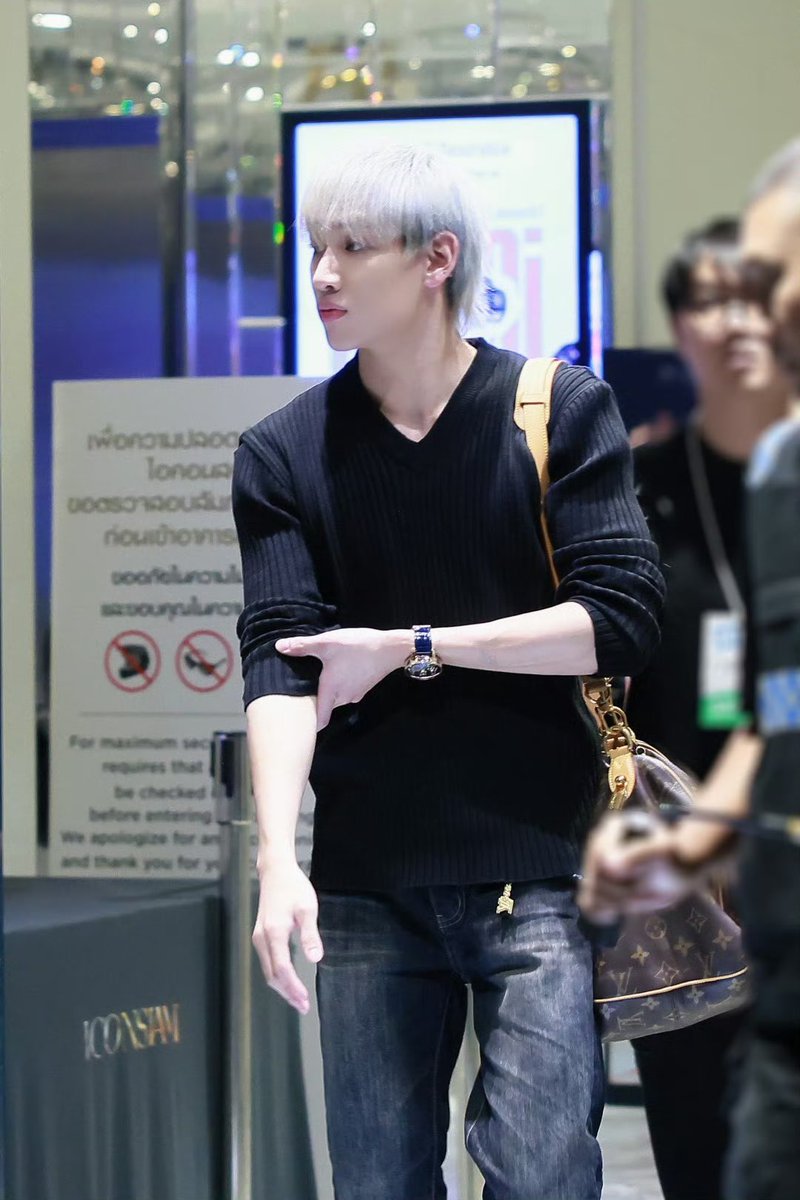bamme_97's tweet photo. สุดหล่อ
#BamBam @BamBam1A https://t.co/phu2hY7FTz