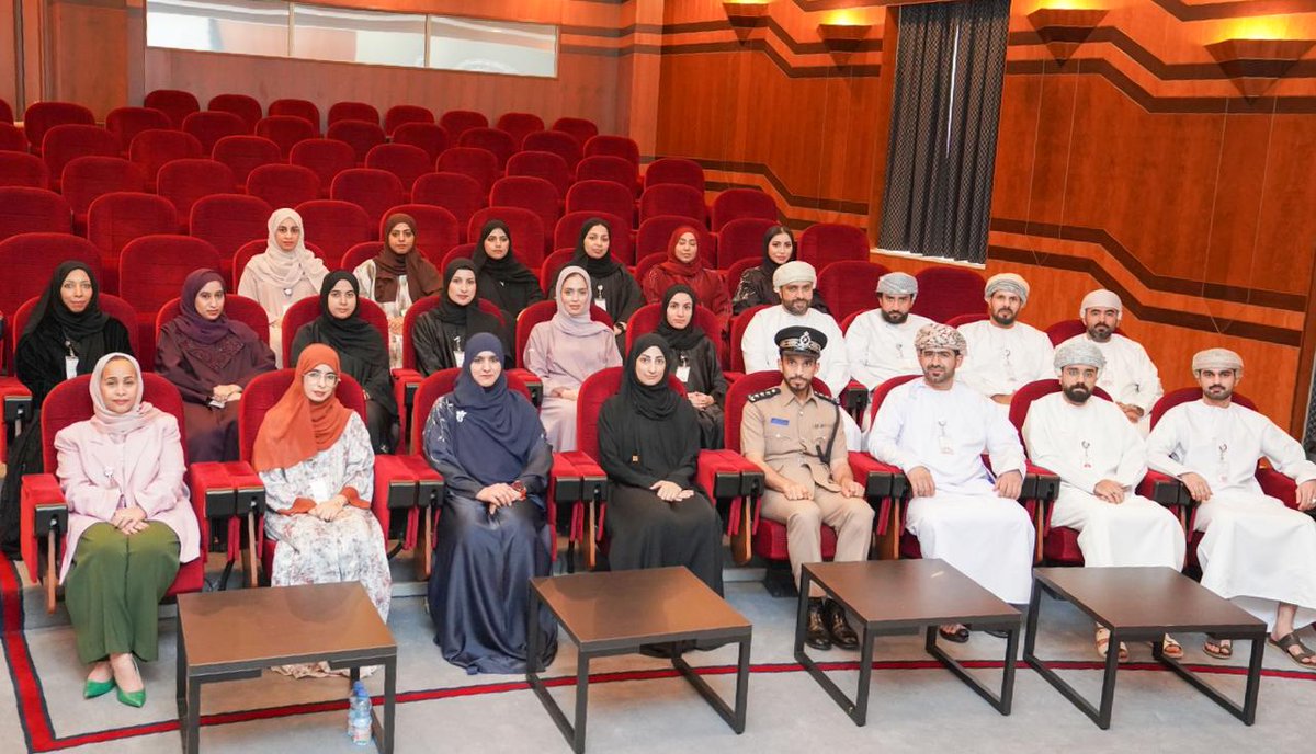 omancustoms's tweet photo. #فعاليات || اختتمت الإدارة العامة للجمارك بالتعاون مع البنك المركزي العماني وجمعية المصارف العمانية حلقة عمل حول الرقابة على البضائع الاستراتيجية والسلع ذات الاستخدام المزدوج ، وذلك بمقر البنك المركزي العماني خلال يومي 23 و 24 ديسمبر الجاري .
#جمارك_عمان
#شرطة_عمان_السلطانية https://t.co/7vKSPpzfbD